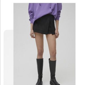 Like New PULL&BEAR black faux suede skort Small